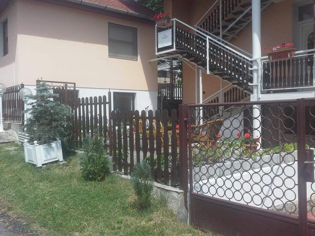 Friends Villa Apartments Hévíz Exterior foto